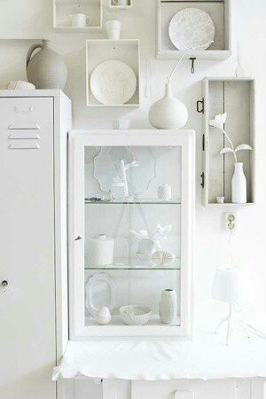 WHITE010