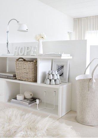 WHITE02