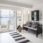 Una vivienda decorada en blanco y negro
